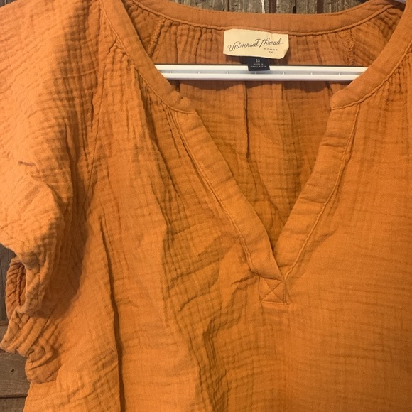 Women’s Juniors Universal Thread Gauzy Cotton Terracotta Neutral V-neck Blouse - Picture 3 of 6